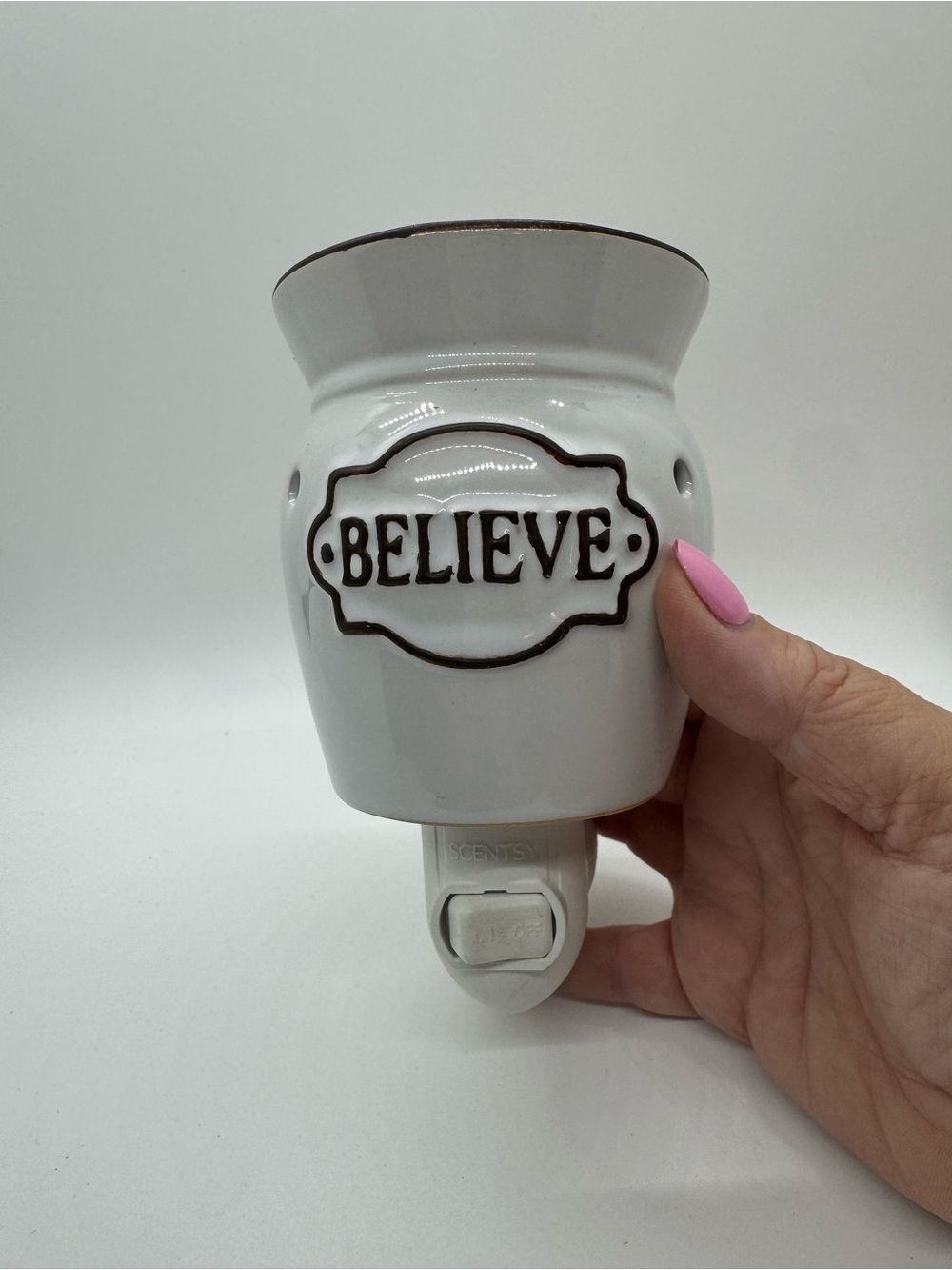 Scentsy White "Believe" Ceramic Mini Nightlight Warmer